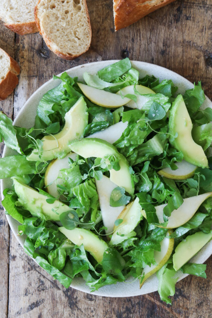Grøn salat med avokado