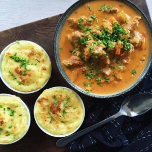 Gryderet med kartoffelmos