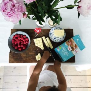 Barn bager frugtsnegle