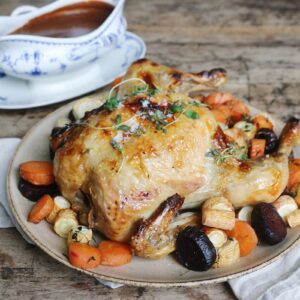 Kyllingesteg med rodfrugter