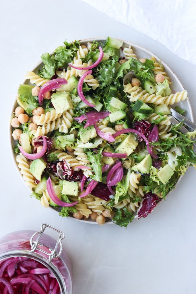 Pastasalat med avocado