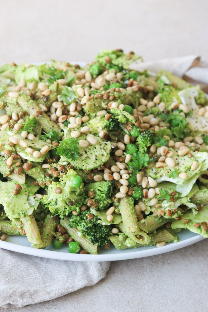 Pastasalat med broccoli og blomkål
